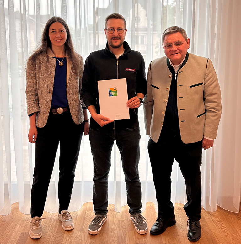 Urkundenübergabe Umwelt+Klimapakt Bayern